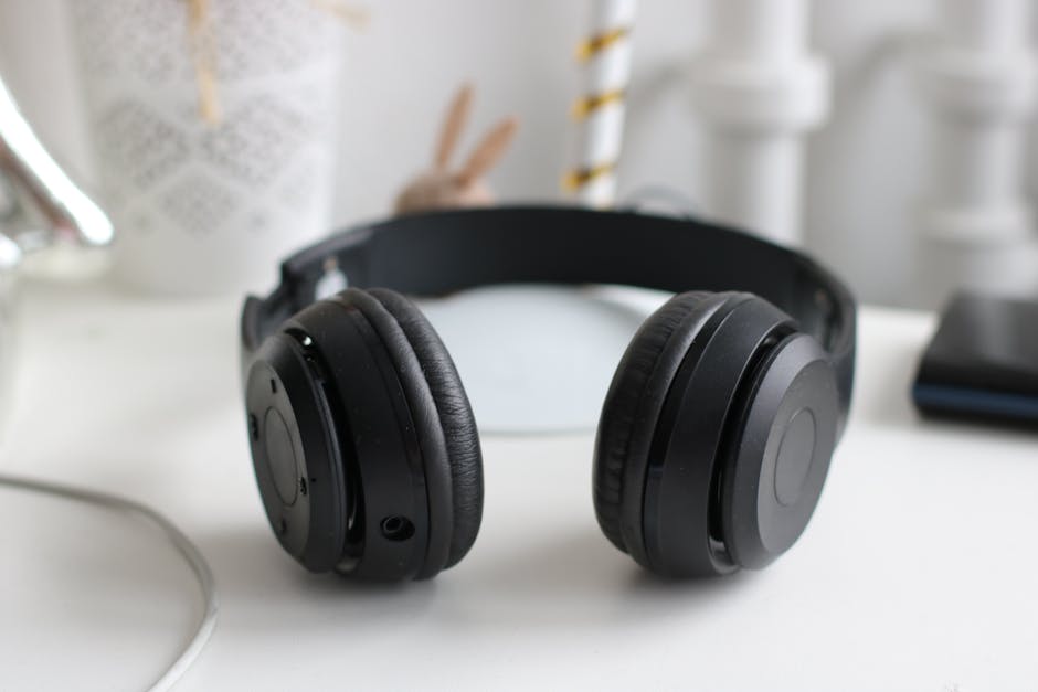 The Ultimate Guide to the 5 Best Noise-Cancelling Headphones for an Immersive Listening Experience - How to Choose the Right Headphones for Your Needs